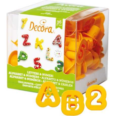 Set 36 tagliapasta lettere e numeri piccoli in plastica da Decora