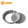 Design Tart Decora ø25xh3 cm: forma per crostata tonda con fondo mobile in metallo antiaderente di alta qualità Design Tart Decora ø25xh3 cm: forma per crostata tonda con fondo mobile in metallo antiaderente di alta qualitÃ
