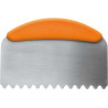 Spatola per decori a Onda in acciaio inox larga 22,5 cm con manico ergonomico antiscivolo in plastica da Decora Spatola per decori a Onda in acciaio inox larga 22,5 cm con manico ergonomico antiscivolo in plastica da Decora