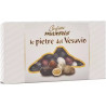 Confetti Maxtris Le Pietre del Vesuvio da 1 Kg: confetti ciocomandorla colorati con cioccolato fondente e bianco Confetti Maxtris Le Pietre del Vesuvio da 1 Kg: confetti ciocomandorla colorati con cioccolato fondente e bianco