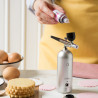Colorante idrosolubile liquido fucsia, ad uso alimentare, per aerografo, 20 g da Decora Colorante idrosolubile liquido fucsia, ad uso alimentare, per aerografo, 20 g da Decora
