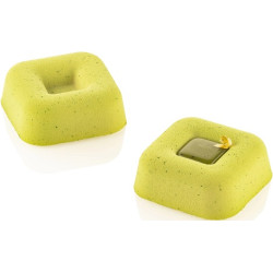 Square Savarin Silikomart: stampo 28 cavità quadrate lato 68 mm h26 mm su teglia di silicone nero 60 x 40 cm