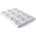 Set 12 stampi savarin tortaflex Silikomart 12 ciambelle ø11,5xh 4 cm silicone bianco su vassoio 60x40 cm