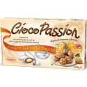Ciocopassion amaretto e arancia Crispo 1 Kg: confetti bianchi con cioccolato al latte e cioccolato bianco