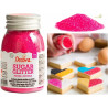 Cristalli di Zucchero Fucsia glitterato, in barattolo da 100 g di Decora. Cristalli di Zucchero Fucsia glitterato, in barattolo da 100 g di Decora.