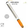 Grattugia a lama fine e stretta da Decora: lama a taglio fine lunga 39 cm e stretta 3,6 cm in acciaio inox Grattugia a lama fine e stretta da Decora: lama a taglio fine lunga 39 cm e stretta 3,6 cm in acciaio inox