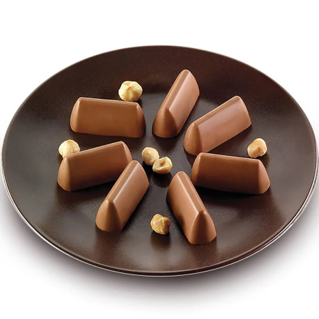 Chocogianduia Silikomart stampo silicone 24 cioccolatini gianduiotti 50x18mm h23,5mm Chocogianduia Silikomart stampo silicone 24 cioccolatini gianduiotti 50x18mm h23,5mm
