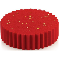 Torta con bordo a striature verticali realizzato con la fascia Déco Silikomart