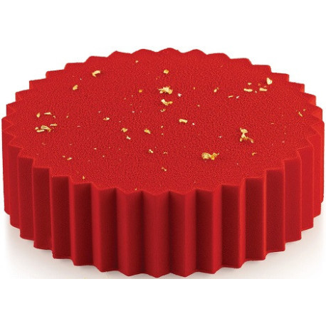 Torta con bordo a striature verticali realizzato con la fascia Déco Silikomart