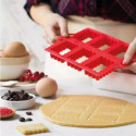 Tagliapasta CiocCookies Natale Decora: tagliapasta in plastica per gallette e stampo termoformato placchette cioccolato