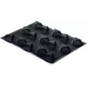 Stampo nero in silicone microforato Air Plus 21 Triangle Silikomart con 15 cavità triangolari