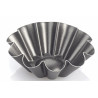 Formina riccia con fondo rialzato in alluminio antiaderente diametro 6,8 cm ed altezza 2 cm da Vespa Formina riccia con fondo rialzato in alluminio antiaderente diametro 6,8 cm ed altezza 2 cm da Vespa