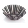 Formina riccia con fondo rialzato in alluminio antiaderente diametro 6,8 cm ed altezza 2 cm da Vespa Formina riccia con fondo rialzato in alluminio antiaderente diametro 6,8 cm ed altezza 2 cm da Vespa