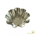 Stampo da forno in latta a forma di margherita dal diametro di 6,5 cm, altezza 2 cm da Vespa