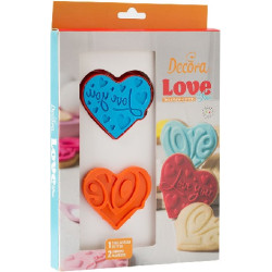 Set cuori decorati I Love You 3D da Decora: 1 tagliapasta in plastica e 2 marcatori imprimi decori