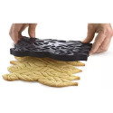 Voila' Cookie Leaves Silikomart: tagliapasta e stampo in T-Plus+ a forma di foglie da 24x15xh2 cm