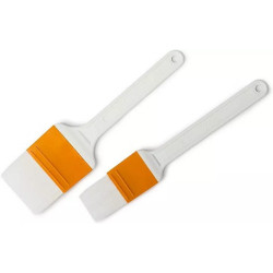 Pennello largo 4 o 6 cm, con setole in poliestere e manico in plastica lungo 23,5 cm da Decora