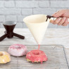 Imbuto dosatore con base Decora ø13xh12,5 cm: colino per dosare creme e cioccolato Imbuto dosatore con base Decora ø13xh12,5 cm: colino per dosare creme e cioccolato