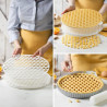 Griglia per crostata classica da 30 cm Decora: stampo a griglia in plastica per decorare crostate di diametro 30 cm da Decora Griglia per crostata classica da 30 cm Decora: stampo a griglia in plastica per decorare crostate di diametro 30 cm da Decora