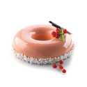 Set 6 stampi savarin Tortaflex Silikomart 6 ciambelle ø18 x h 5 cm in silicone bianco su vassoio 60x40 cm